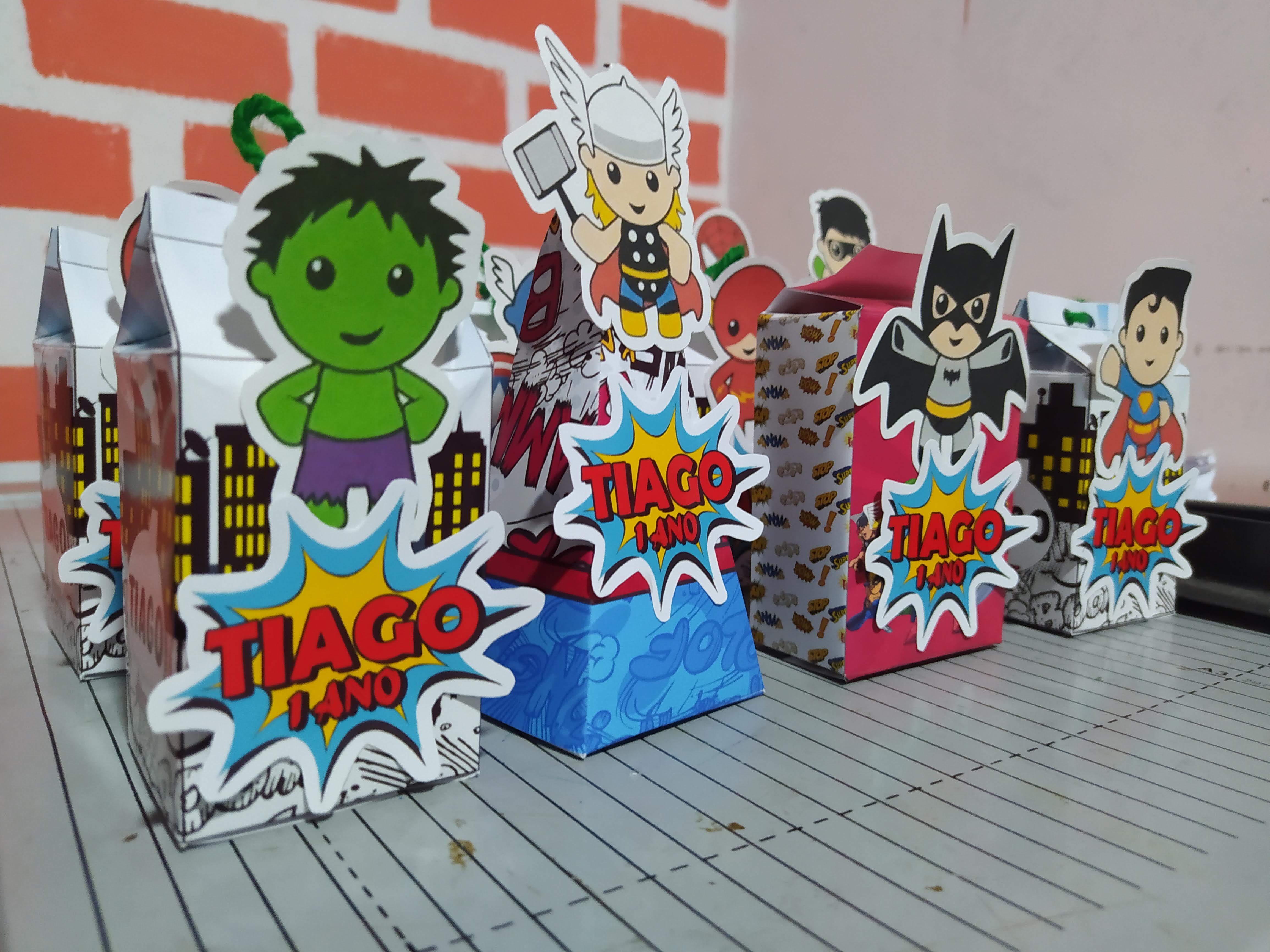 Caixinhas personalizadas para festa infantil produzidas pela StudioV