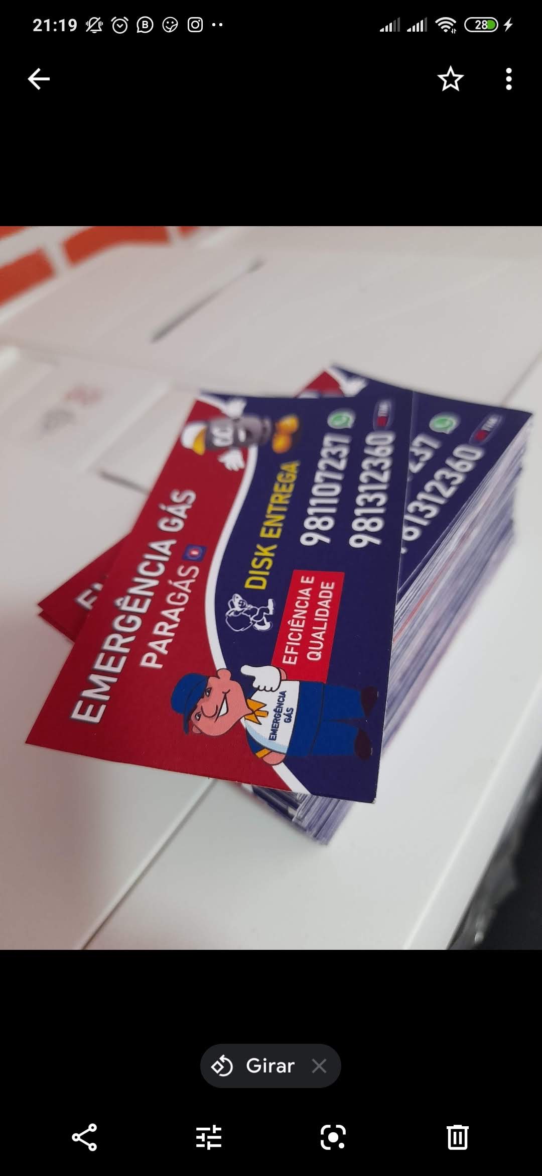 Pilha de cartões de visita produzidos para uma distribuidora de gás